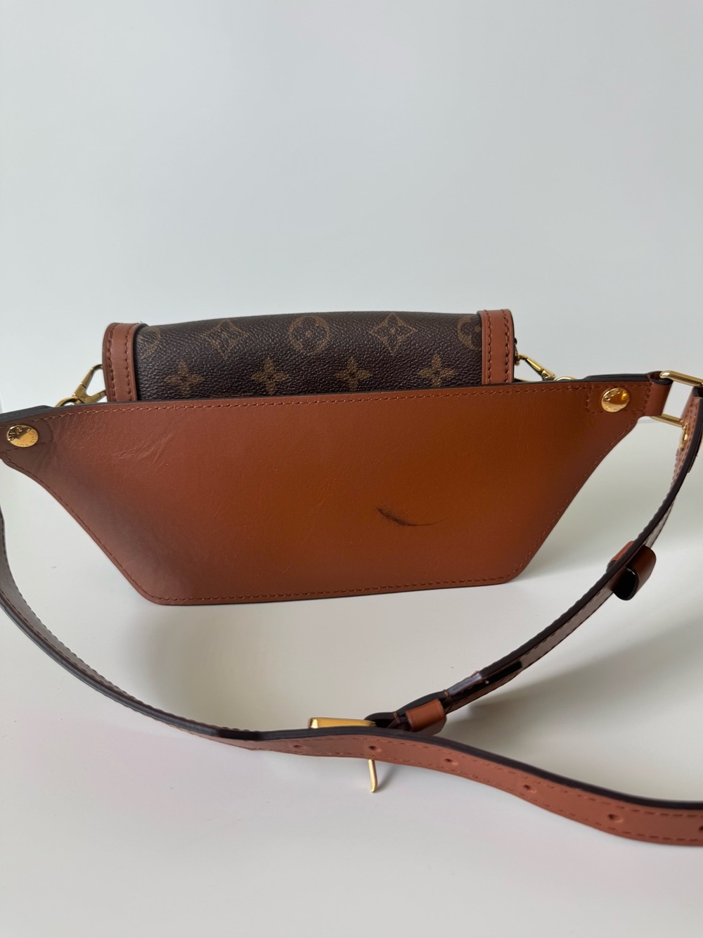 Louis Vuitton belt bag - Picture 16 of 16